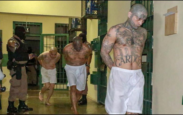 Nayib Bukele comenzó con las detenciones masivas de pandilleros a raíz de los 87 asesinatos que cometieron en marzo. EFE/ARCHIVO