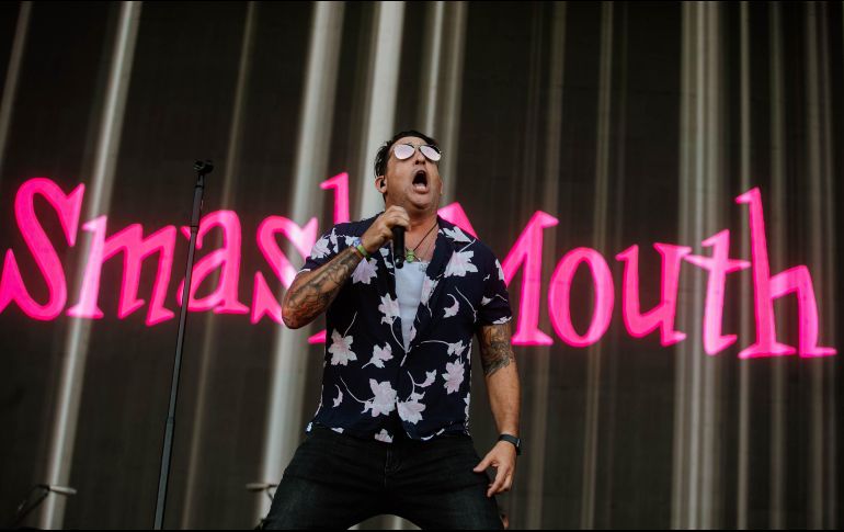 Smash Mouth consintió al público interpretando canciones como 