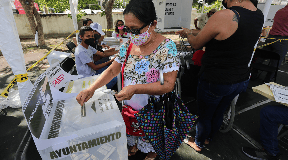 Coordinador de la bancada de Morena en el senado, Ricardo Monreal Ávila, dijo que será el Presidente de la República y no los candidatos de Morena, quien atraiga los votos en las elecciones  para renovar seis gubernaturas el próximo domingo. EFE