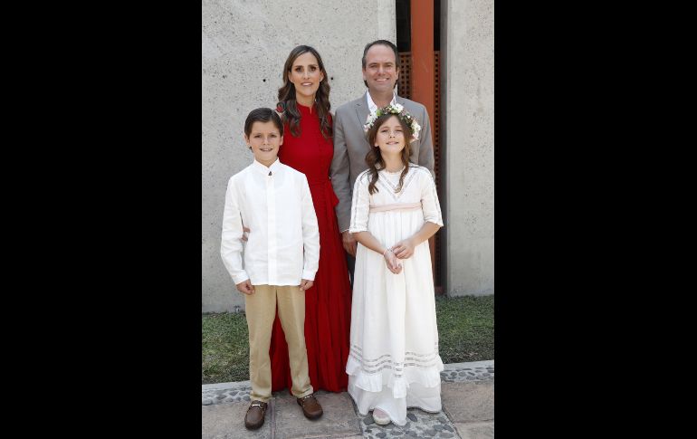 Virginia Amescua Hernández, Christian Gómez España Collignon, Álvaro y María Gómez España Amescua. GENTE BIEN JALISCO/Claudio Jimeno