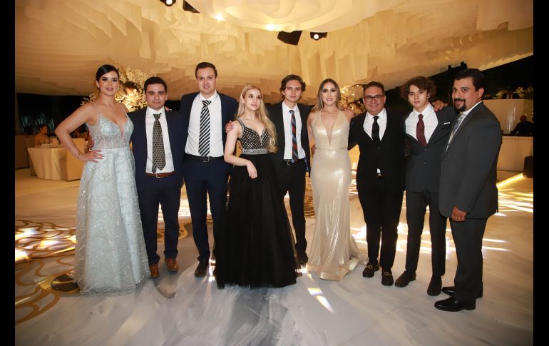 Alejandra Nuño, Diego Sánchez, Bernardo Sánchez, Andréa Sánchez, Juan Pablo Sánchez, Daniela Sánchez, Omar Sánchez, Rodrigo Sánchez y Hugo Sánchez. GENTE BIEN JALISCO/Antonio Martínez