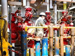 Pemex modificará sus procesos para bajar sus emisiones de contaminantes. ESPECIAL