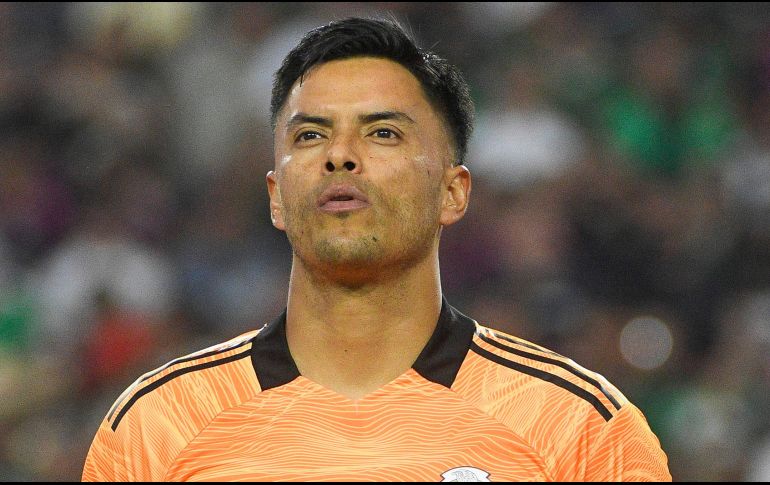 Aunque la portería ha sido un dolor de cabeza para Chivas durante los últimos años, la directiva rojiblanca optó por no fichar a Talavera y mantener a Miguel Jiménez. IMAGO7