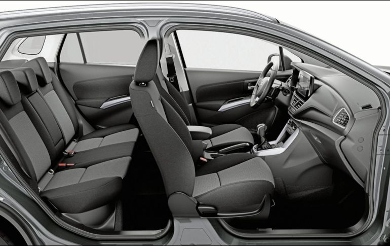 Contar con 2.6 metros de distancia entre ejes permite tener un habitáculo amplio para llevar hasta cinco pasajeros. ESPECIAL/Suzuki
