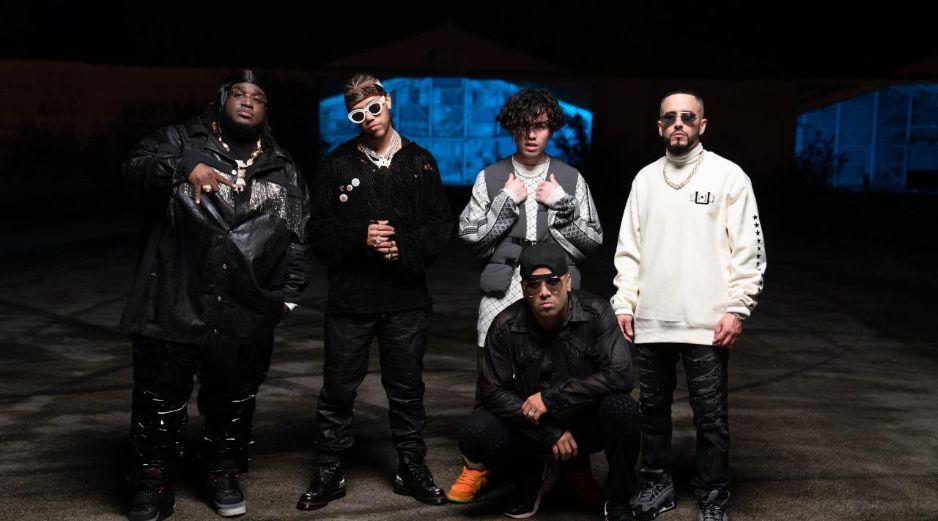 “Llueve” crea una sensación de nostalgia mientras Wisin canta parte del icónico éxito del 2006 “Nadie Como Tú”. CORTESÍA / SONY MUSIC