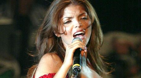 Ana Bárbara prepara detalles de su "boda" con Mónica Naranjo