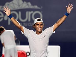 Alex Hernández superó 3-6, 6-4 y 6-4 al colombiano Nicolás Barrientos en la primera ronda del Abierto de Los Cabos. Su próximo rival será Felix Auger-Aliassime, sembrado 2 del torneo. EFE/J. Reyes