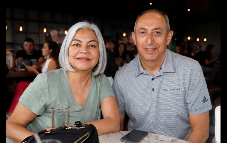Graciela y Carlos Granda. GENTE BIEN JALISCO/Claudio Jimeno