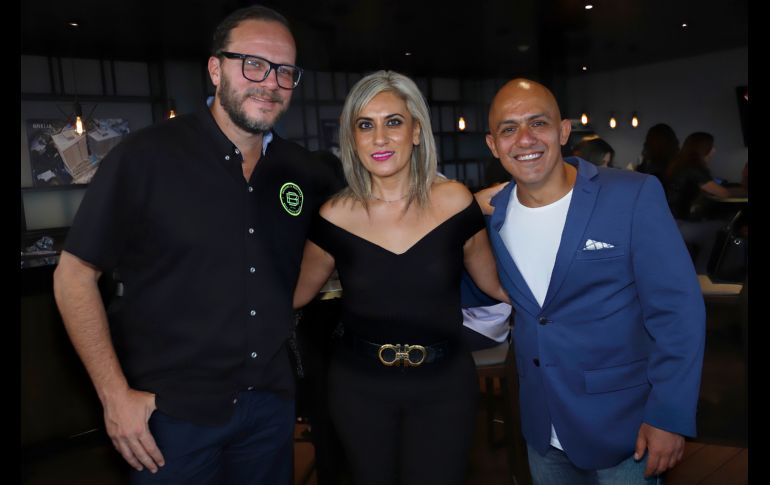 Eduardo Ochoa, Vanessa Ramirez e Iván Guzmán. GENTE BIEN JALISCO/Claudio Jimeno