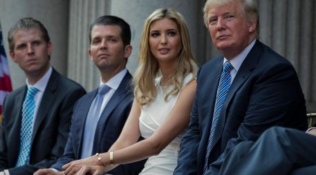 La Fiscalía de Nueva York demandó a Donald Trump (2017-2021), a sus tres hijos mayores y a su empresa, la Organización Trump, por obtener fraudulentamente préstamos, beneficios de seguros y pagar impuestos más bajos. AP / ARCHIVO