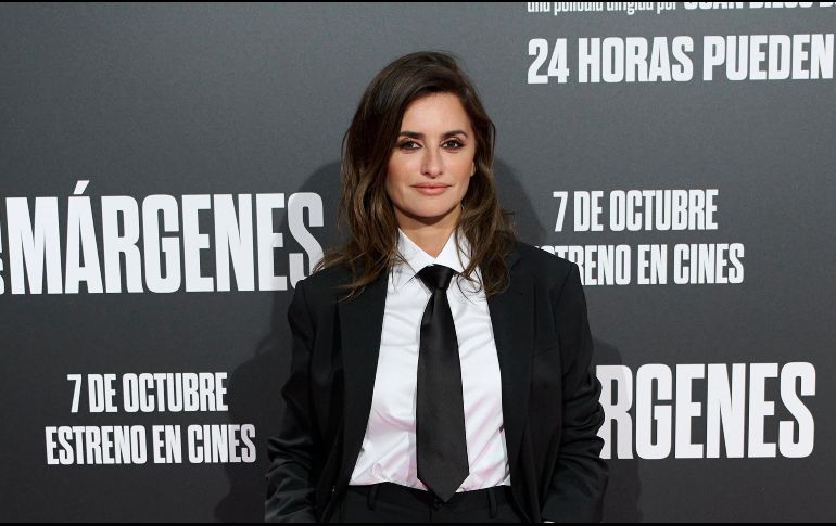 Penélope Cruz rompió estereotipos con su look. TWITTER/@armani