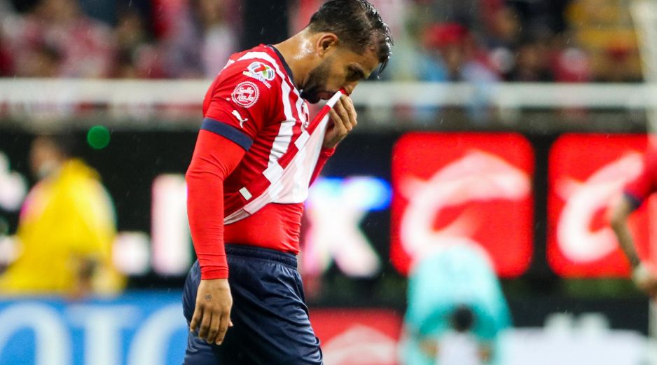 Las razones por las cuales la afición rojiblanca no lo quería del todo, era por  sus constantes errores en la cancha y sobre todo indisciplinas. IMAGO7