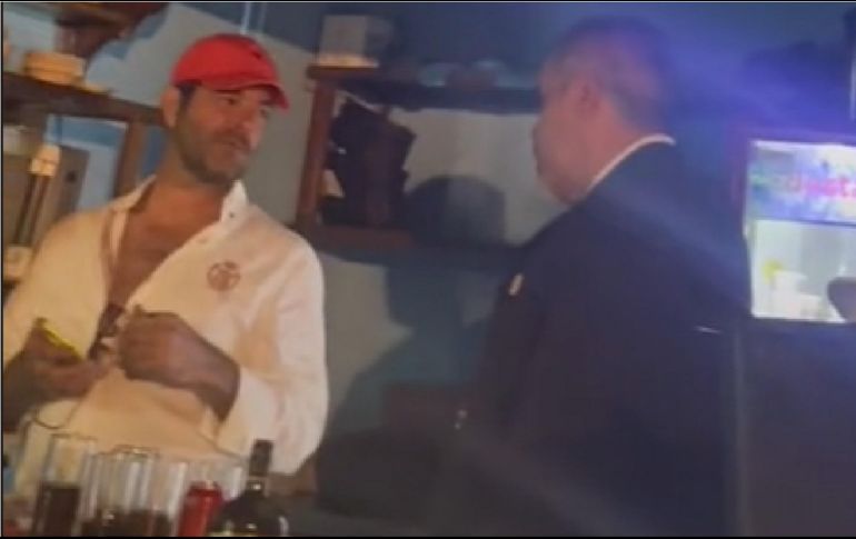 Al no llegar a un acuerdo marcaron a la policía para que interviniera, y tras dos horas de discusiones pudieron reunir el dinero para los músicos. ESPECIAL