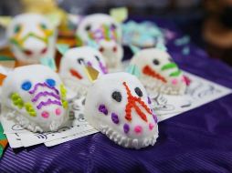 Los visitantes a la Feria del Cartón y el Juguete podrán encontrar un sinnúmero de artículos, principalmente alusivos al Día de Muertos. TWITTER/@GuadalajaraGob