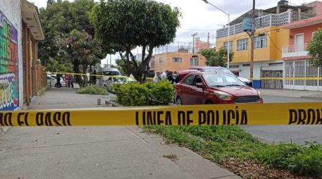 La persona salió momentos antes del banco y se le aproximó una persona en una motocicleta, este con un arma de fuego, exigió el dinero. ESPECIAL.