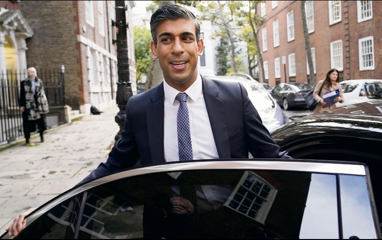 El político de raíces indias promete estabilizar la economía británica, duramente golpeada por la inflación y la guerra entre Ucrania y Rusia. AP