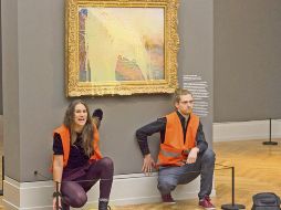 López Obrador considera que este tipo de ataques se dan solamente porque las personas quieren aparecer en el periódico, la televisión y las redes sociales. AP / ARCHIVO