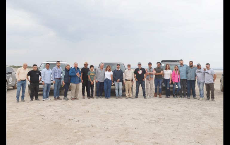 Julio Bracho con clientes y staff de la ruta Land Rover. GENTE BIEN JALISCO/Claudio Jimeno