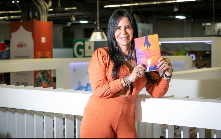 Yohana García presenta 