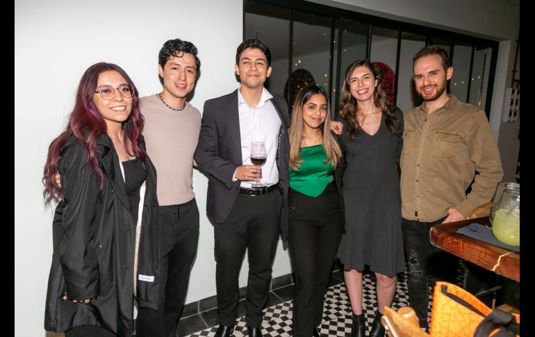 Mónica Ramírez, Rodrigo Unda, Alberto Villarreal, Jimena Amador, Mariana Etchegaray y Óscar Moreno. GENTE BIEN JALISCO/Jorge Soltero