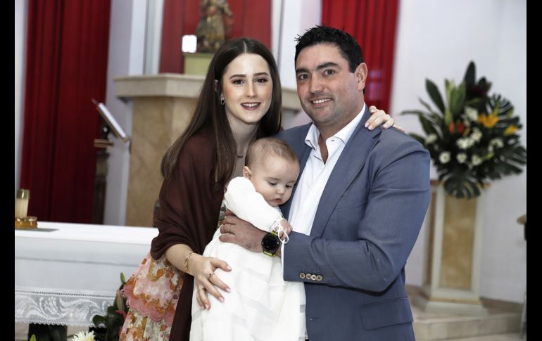 Vanessa Larrazabal, Nicolás Álvarez del Castillo y Juan Carlos Álvarez del Castillo. GENTE BIEN JALISCO/Claudio Jimeno