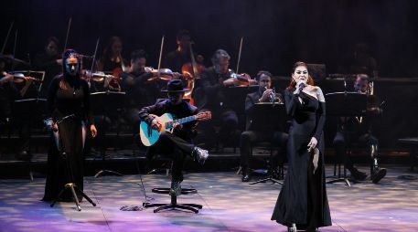 Familia Alzada. Engalanaron la noche al tocar junto a músicos de la OFJ. EL INFORMADOR/A. Camacho