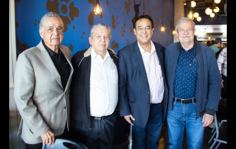 Chava Cosío con Ex compañeros legisladores federales José Núñez, Jaime Aceves y Enrique Villa. CORTESÍA