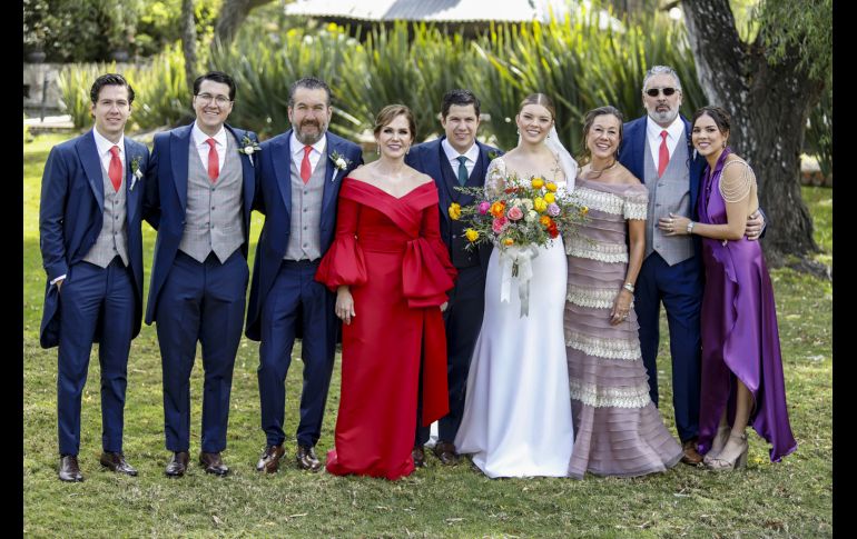 Andrés Ortiz, Diego Ortiz, Omar Ortiz, Silvia Soto, Omar Ortiz, Tatiana Acosta, Lourdes Cham, Francisco Acosta y María Acosta. GENTE BIEN JALISCO/Claudio Jimeno