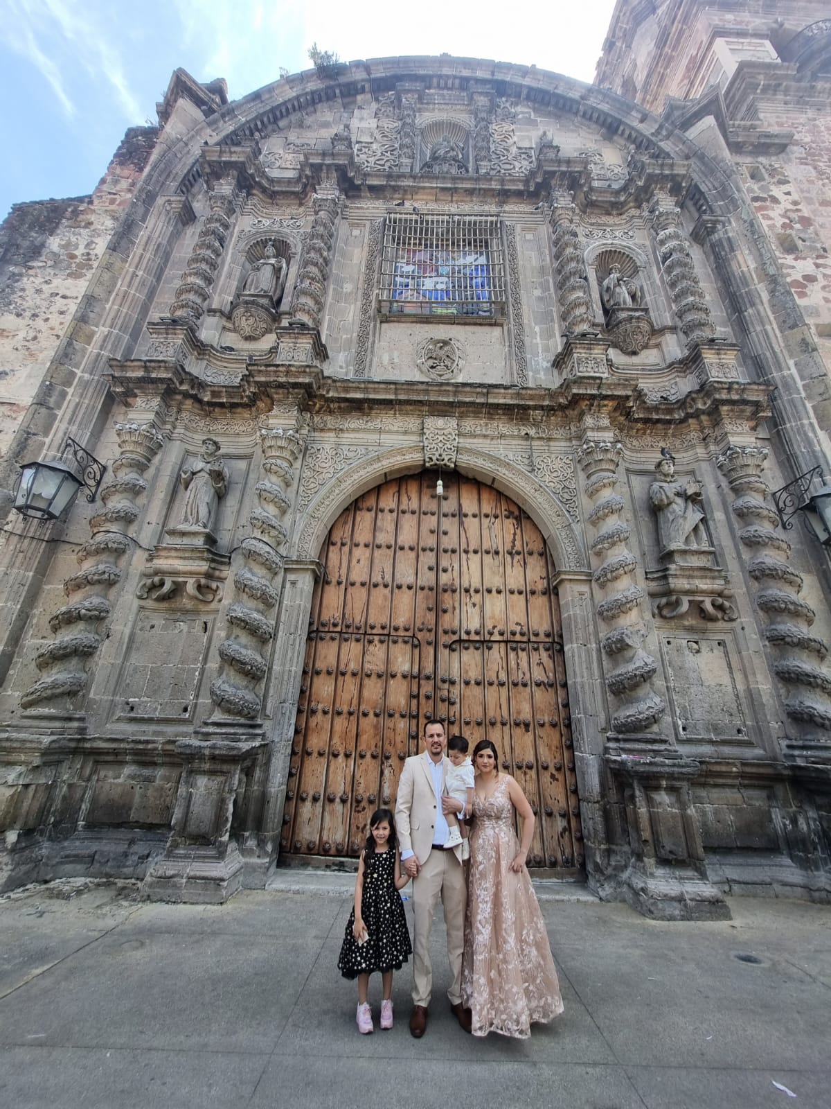 E El Templo de San Francisco de Asís se realizó un bautizo luego de seis años de que permaneciera cerrado el recinto. EL INFORMADOR/ ERNESTO GÓMEZ