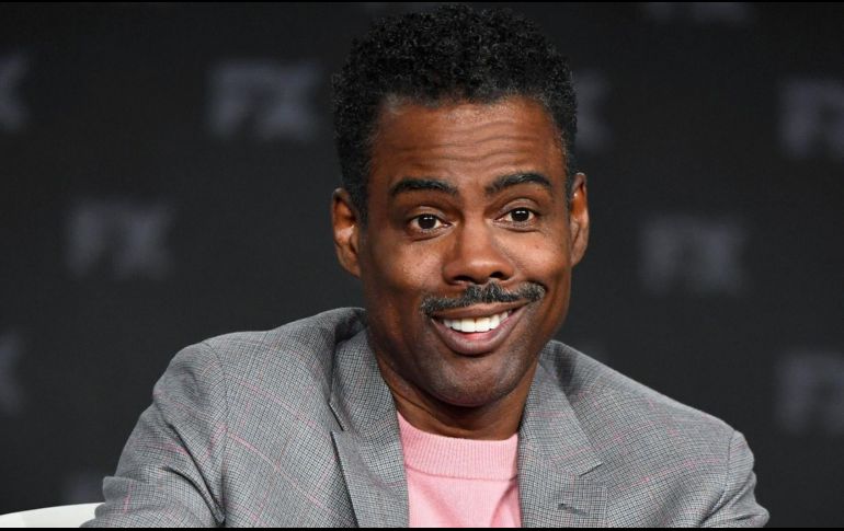 Chris Rock utilizó la comedia para abordar la cachetada de Will Smith. AFP/ ARCHIVO