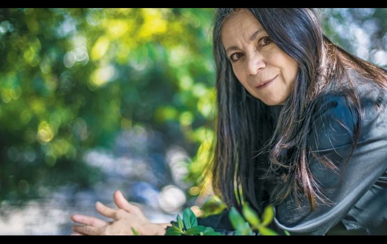 La narradora, poeta y ensayista, Carmen Boullosa, recibió el Premio Excelencia a las Letras José Emilio Pacheco. SUN