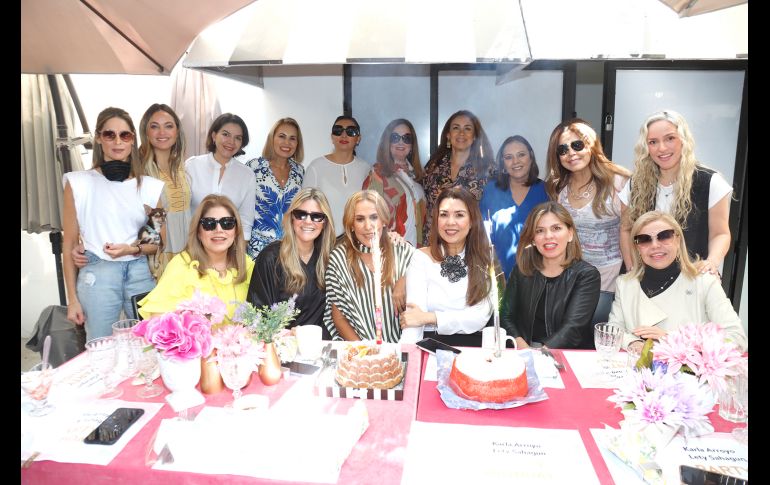 Amigas de las festejada. GENTE BIEN JALISCO/ Claudio Jimeno