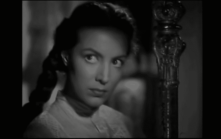 María de los Ángeles Félix Güereña, mejor conocida como María Félix, es considerada una estrella fundamental del cine mexicano. ESPECIAL / Película Enamorada