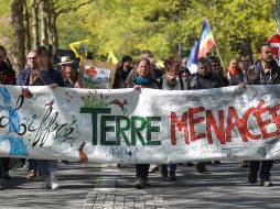 Manifestantes hoy en Rennes, Francia, con motivo del Día de la Tierra. AFP / J. F. Monier