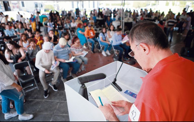 Este año el libro que se leyó en voz alta fue “Los recuerdos del Porvenir”. EL INFORMADOR/ C. Zepeda