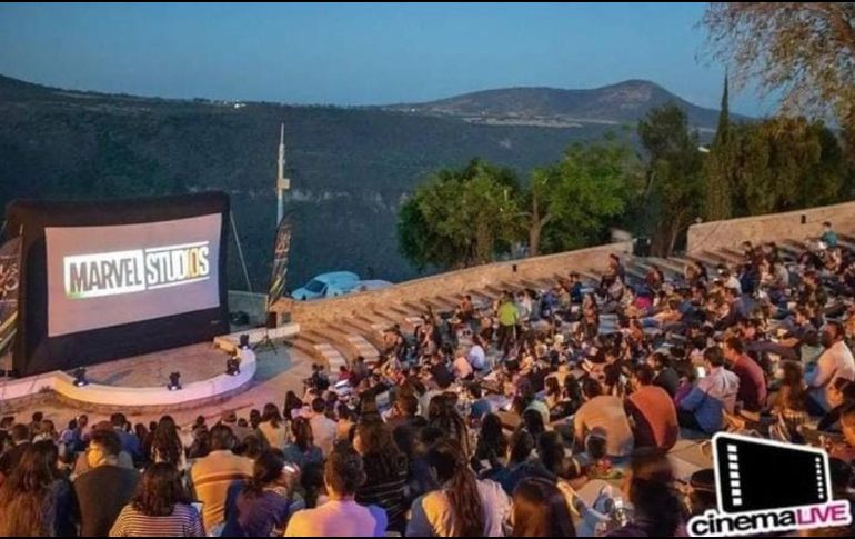 Cinema Live es una propuesta que ofrece proyecciones de cine al aire libre, totalmente gratuitas, en diferentes puntos de la ciudad, como el Parque Metropolitano o el Parque de las Niñas y los Niños, que se convierten en cine al aire libre. FACEBOOK / Cinema Live