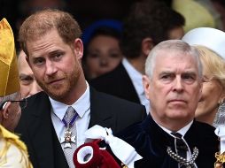 El protocolo ubicó al príncipe, de 38 años, en la tercera fila durante la ceremonia, dos por detrás de su hermano, el príncipe Guillermo, heredero al trono. EFE / A. Rain