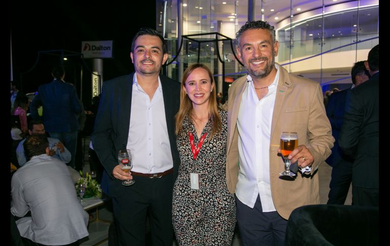 Marco Limón, Ilse Castil y Luis Ernesto Hernández. GENTE BIEN JALISCO/ Jorge Soltero