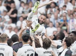 Karim Benzema se va del Madrid con 25 títulos en la bolsa. EFE