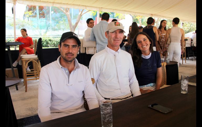 Juan Pidutti, Carlos Milthaler y Josefina Rico. GENTE BIEN JALISCO/ Esmeralda Escamilla
