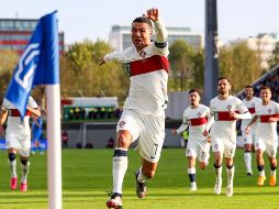 Cristiano Ronaldo fue honrado por el Guinness World Records al llegar a los 200 partidos como seleccionado portugués. EFE/J. Sena
