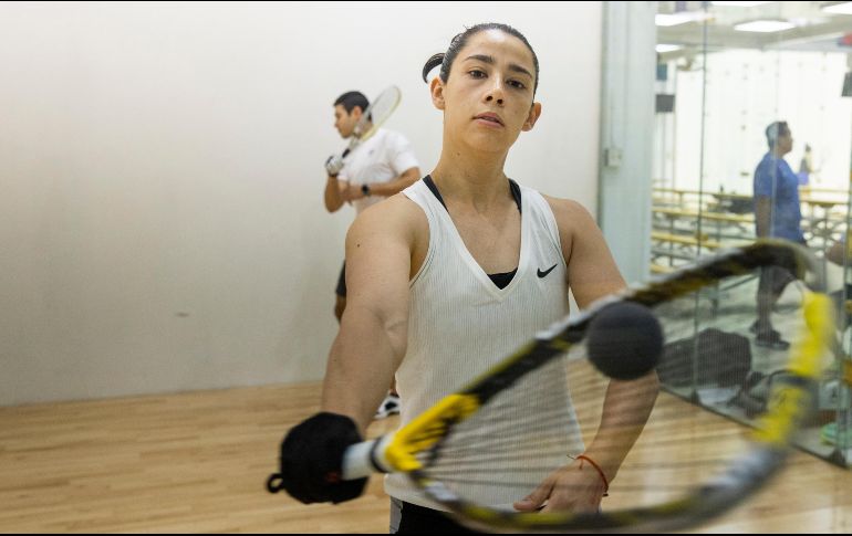 La mexicana Monserrat Mejía aplasto 11-0, 11-1, 11-0 a la cubana Kylie Lardeut. EFE/O. Barría