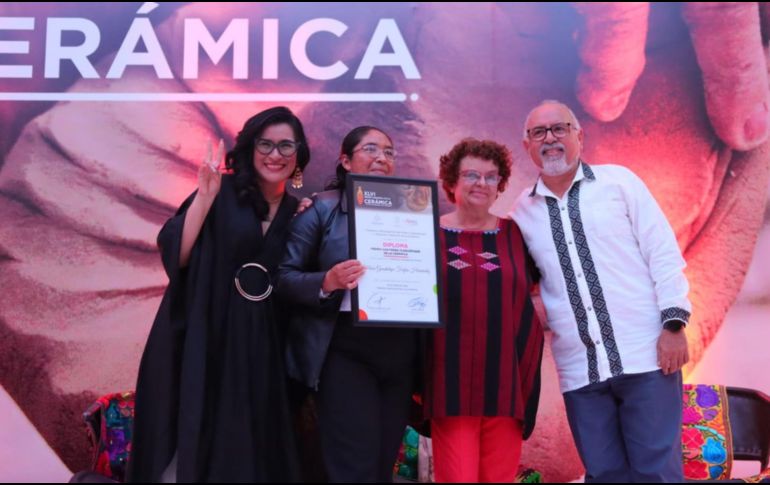 Un auditorio lleno se encargó de celebrar la tradición e innovación que representa la premiación a los artesanos. EL INFORMADOR/ C. Zepeda