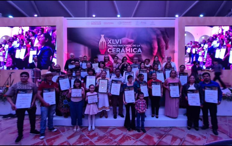 Un auditorio lleno se encargó de celebrar la tradición e innovación que representa la premiación a los artesanos. EL INFORMADOR/ C. Zepeda