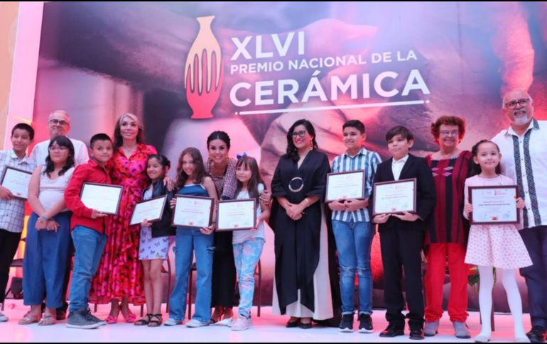 Un auditorio lleno se encargó de celebrar la tradición e innovación que representa la premiación a los artesanos. EL INFORMADOR/ C. Zepeda