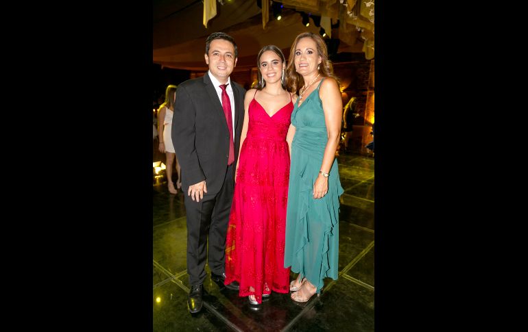 Ernesto Taddei, Alexia Taddei y Sofía Hurtado. GENTE BIEN JALISCO/ Jorge Soltero