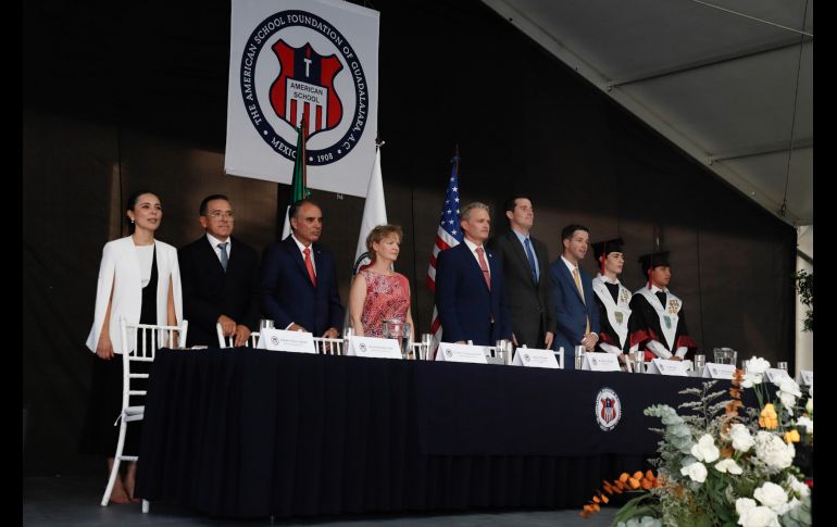 Presidium: Alondra Velasco, Moisés Hernández, Carlos Wolstein, Eliza F. Al-laham, David C. McGrath, Brian Zink, Michael Kauffman, Sergio Pelayo y Arun Ishikawa Pandey. GENTE BIEN JALISCO/ Claudio Jimeno