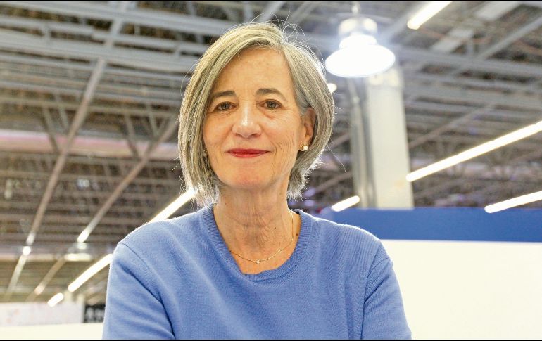 La escritora llega con la reedición de su primera novela, “Tonada de un viejo amor”. EL INFORMADOR