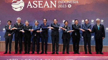 La Asociación de Naciones del Sudeste Asiático celebra su cumbre de líderes en Yakarta, Indonesia. EFE/I. Achmad