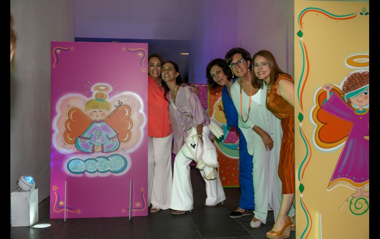 Gaby Castro, Carolina Santiago, Rosana Farah, Roxana Jonsson y María Zepeda. GENTE BIEN JALISCO/ Jorge Soltero